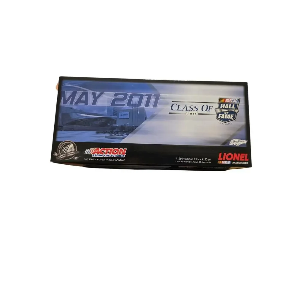 Bobby Allison #11 NASCAR Hall of Fame 2011 Flashcoat 1:24 Diecast 1/896 Action